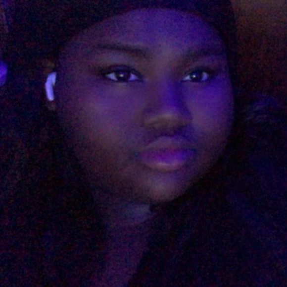 Meet your Posher, Tansia - Picture 1 of 1